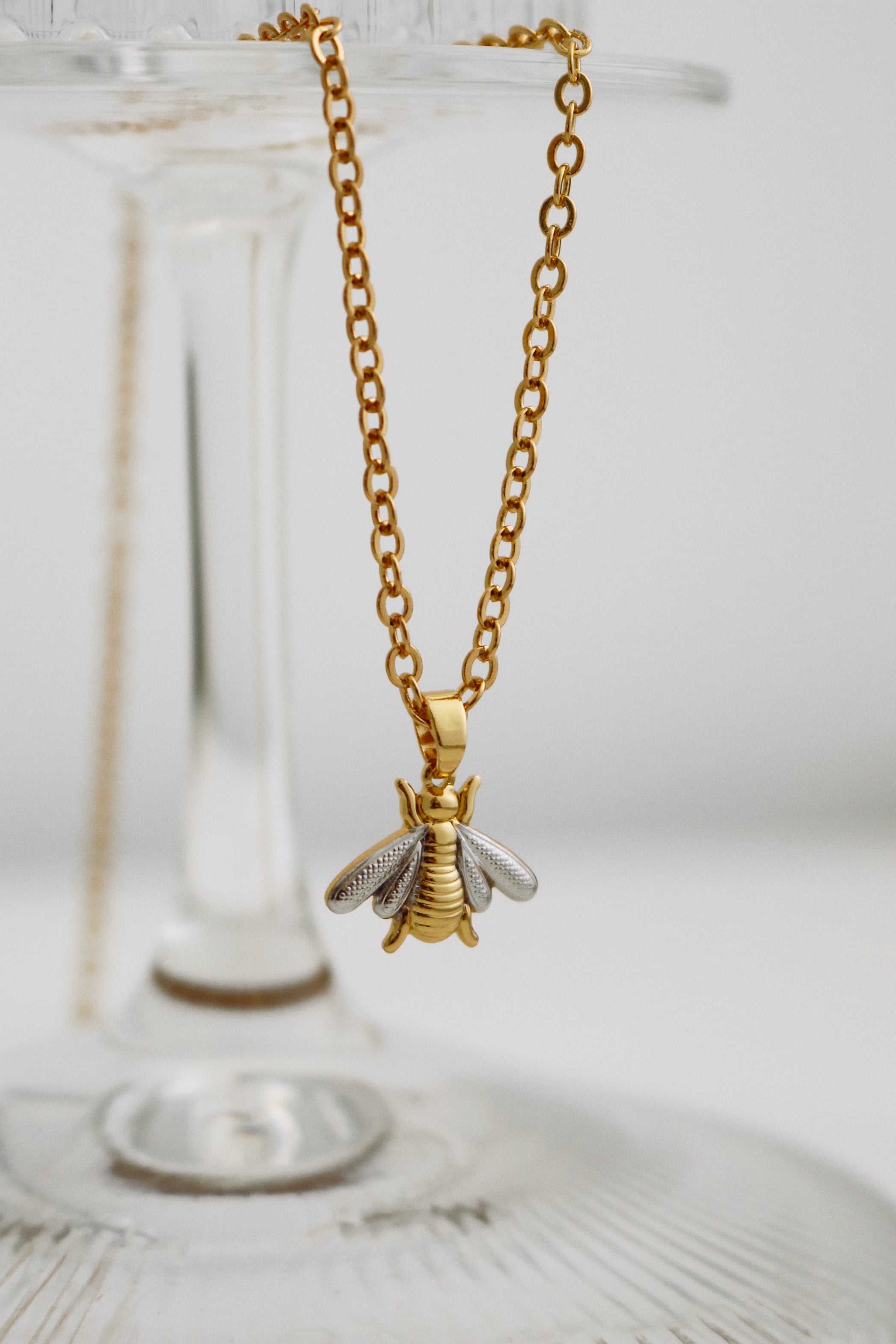 Colar Bee Dourado