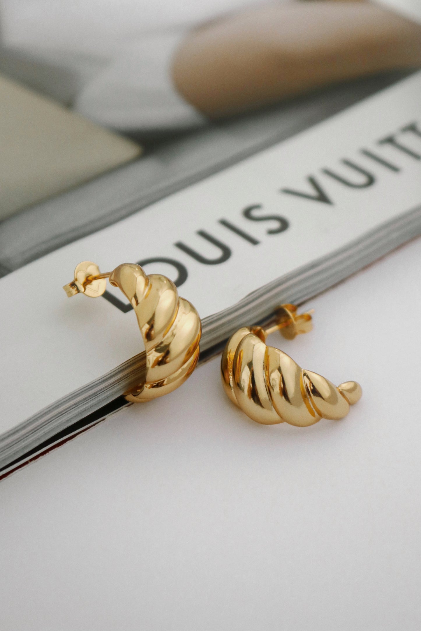 Brinco Argola Croissant Dourado