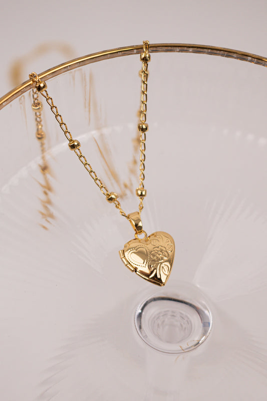 Colar Relicário Dourado